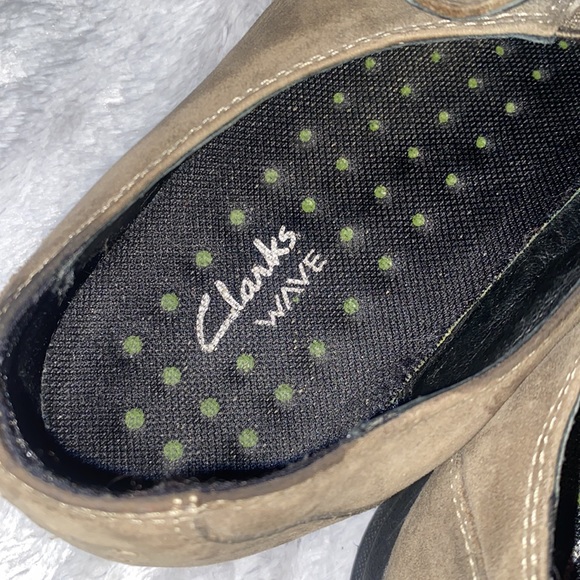 370. Clarks wave suede slip on size 7.5 - Picture 3 of 6